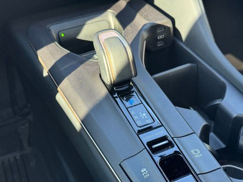 Certified 2023 Toyota Crown Platinum image 44