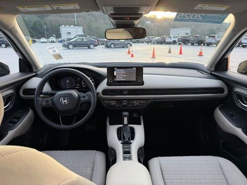 Certified 2025 Honda HR-V LX image 15