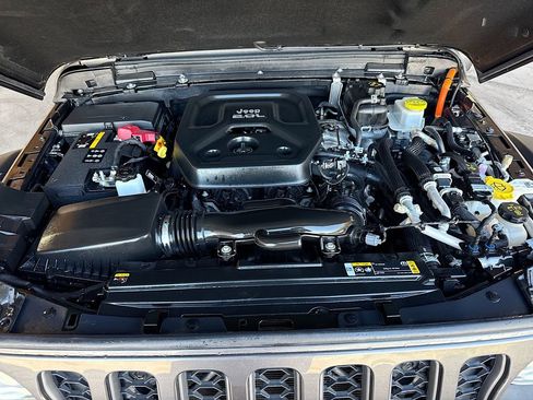 Used 2022 Jeep Wrangler Unlimited Rubicon 4xe image 34