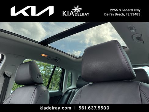 Used 2017 Volkswagen Tiguan Sport image 19