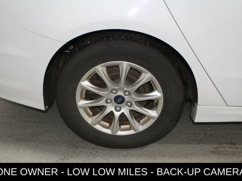 Used 2018 Ford Fusion S FWD image 5