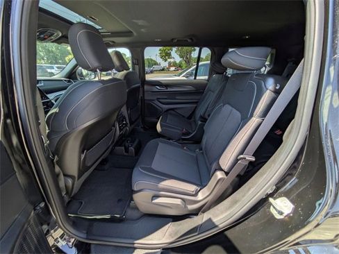 New 2025 Jeep Grand Cherokee L Laredo w/ Luxury Tech Group I image 29