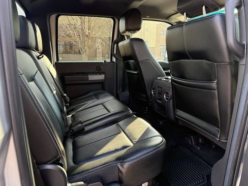 Used 2013 Ford F250 Lariat w/ Lariat Chrome Pkg image 12