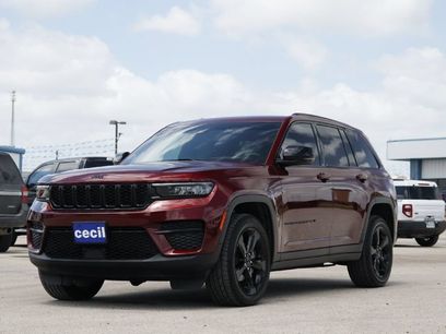 Used 2023 Jeep Grand Cherokee Altitude