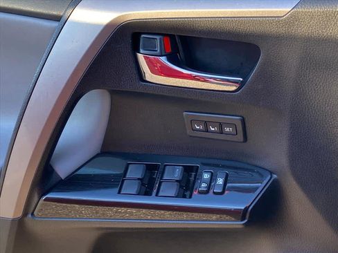 Used 2017 Toyota RAV4 Limited image 21