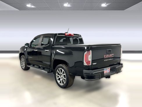 Used 2021 GMC Canyon Denali image 2