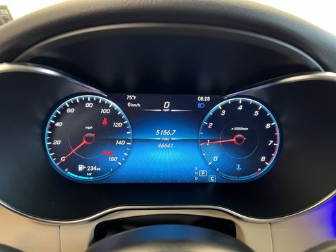 Used 2021 Mercedes-Benz GLC 300 4MATIC image 9