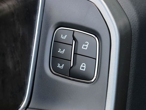 New 2026 Ford F250 Lariat w/ Black Appearance Package image 17