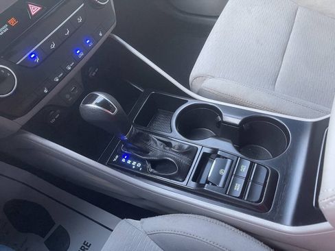 Used 2019 Hyundai Tucson Value FWD image 18