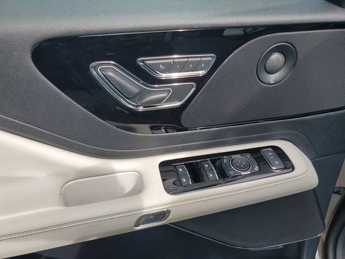 New 2025 Lincoln Aviator 2WD w/ Equipment Group 101A image 20