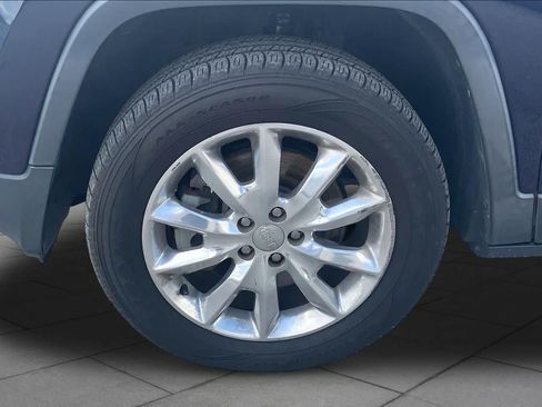 Used 2016 Jeep Cherokee Limited w/ Technology Group AWD/4WD image 11