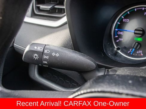 Used 2021 Toyota RAV4 LE image 20
