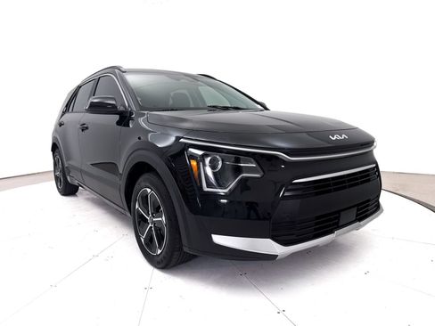 Certified 2025 Kia Niro EX FWD image 12