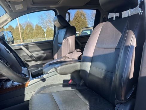 Used 2011 Nissan Titan S image 9