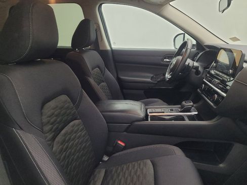 Used 2022 Nissan Pathfinder SV FWD image 21