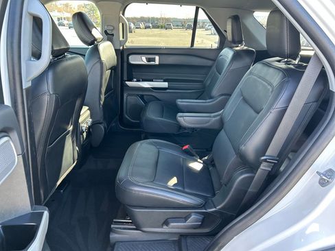 Used 2022 Ford Explorer Limited w/ Equipment Group 301A image 24