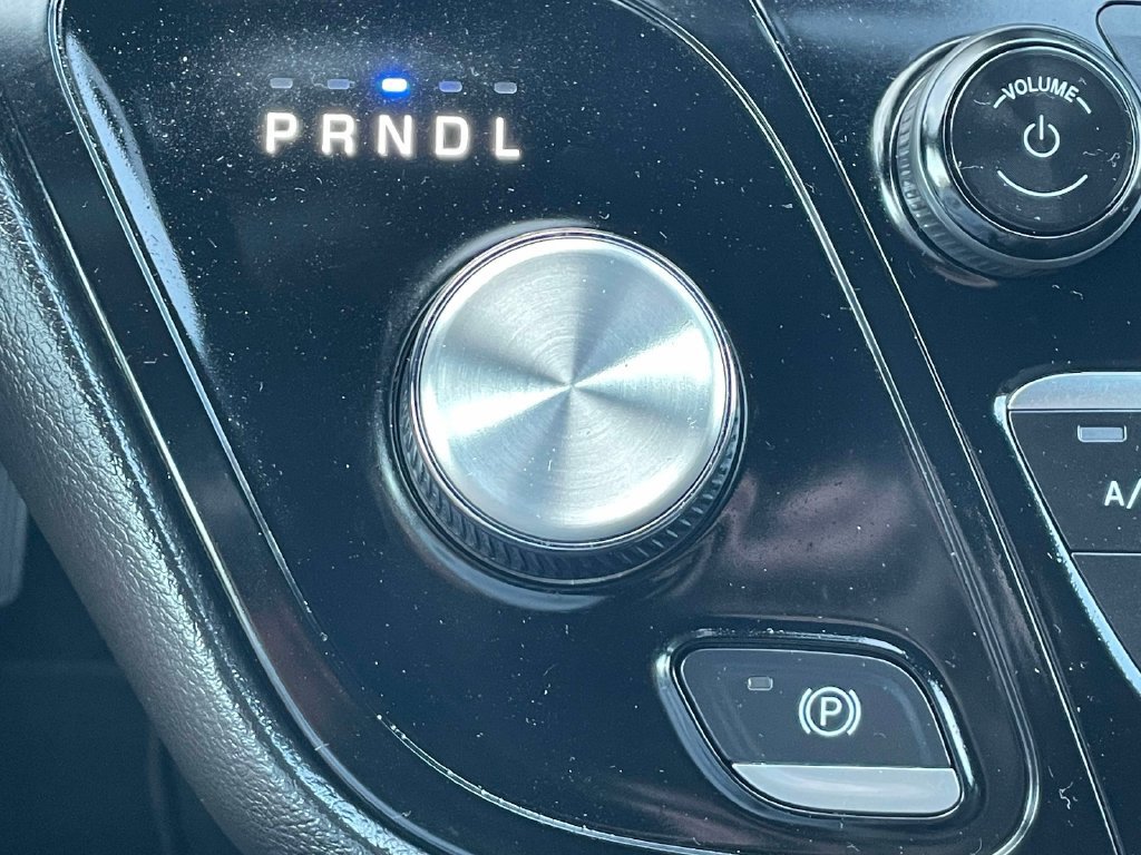 Used 2025 Chrysler Pacifica Select FWD image 27
