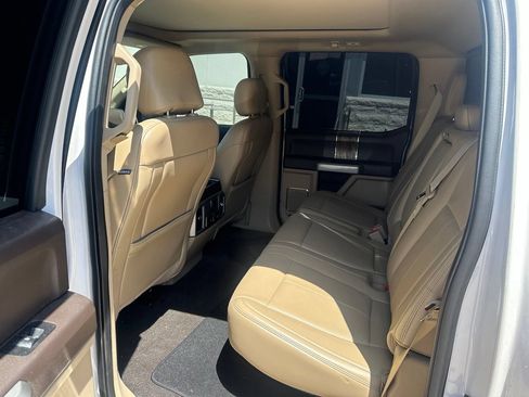 Used 2018 Ford F150 Lariat w/ Equipment Group 502A Luxury AWD/4WD image 5