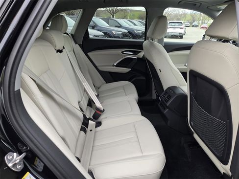 New 2025 Audi Q5 Premium image 10