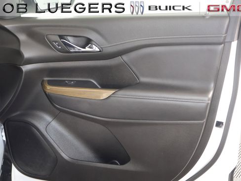 Certified 2023 GMC Acadia SLE w/ Driver Convenience Package image 19