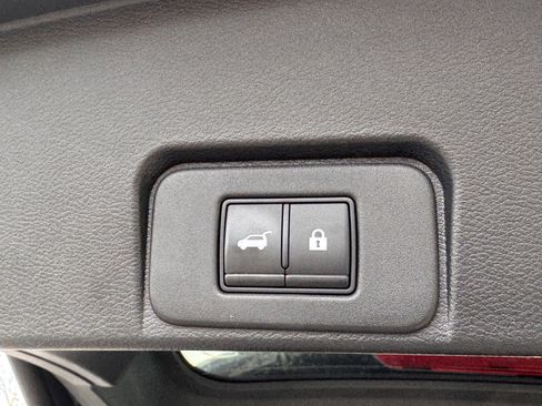 Used 2021 Nissan Rogue Platinum image 24