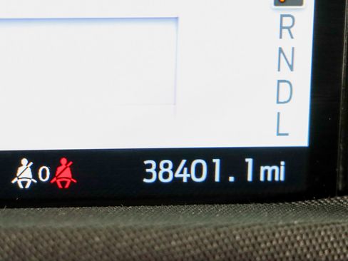 Used 2022 Ford Mustang Mach-E Select image 16