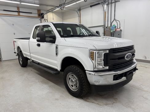 Used 2019 Ford F250 XL w/ XL Value Package AWD/4WD image 5