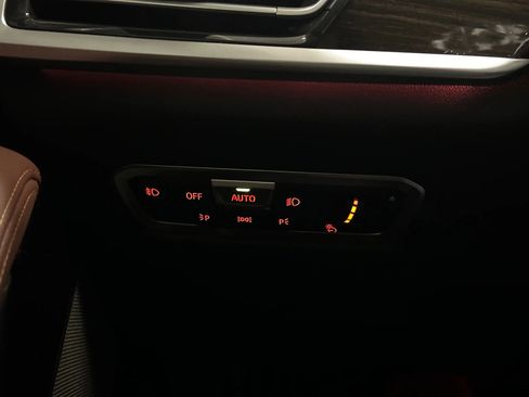 Used 2019 BMW X7 xDrive50i w/ Premium Package image 36