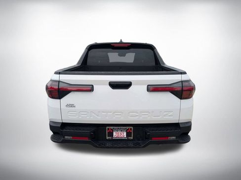 Used 2025 Hyundai Santa Cruz SEL FWD image 4