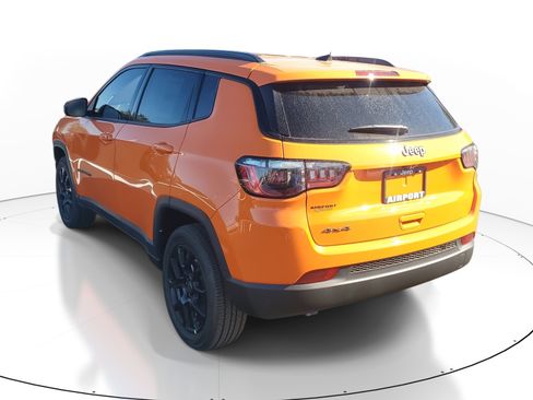 New 2026 Jeep Compass Latitude image 3