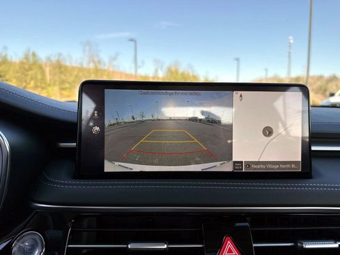 Used 2025 Genesis G70 2.5T image 24