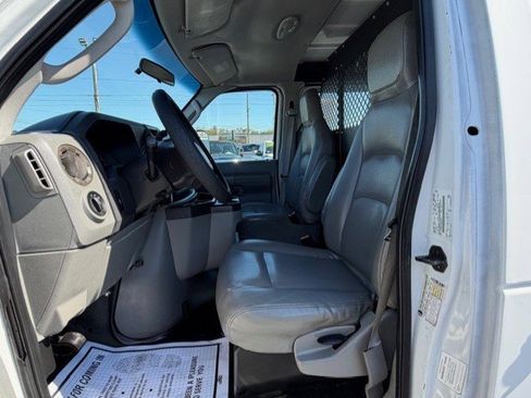 Used 2009 Ford E-350 and Econoline 350 Super Duty image 17