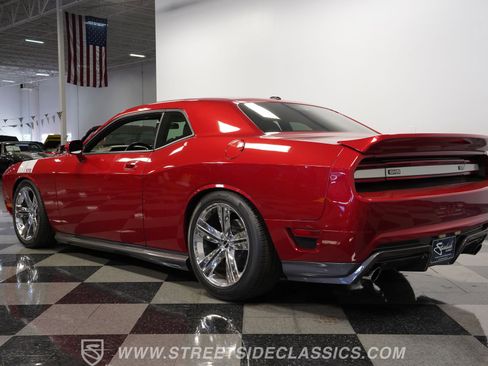 Used 2010 Dodge Challenger R/T w/ Sound Group image 9