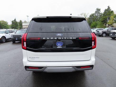 New 2025 Ford Expedition Platinum w/ Driver's Package image 5