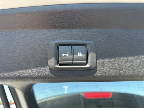 Used 2025 Mitsubishi Outlander AWD image 10