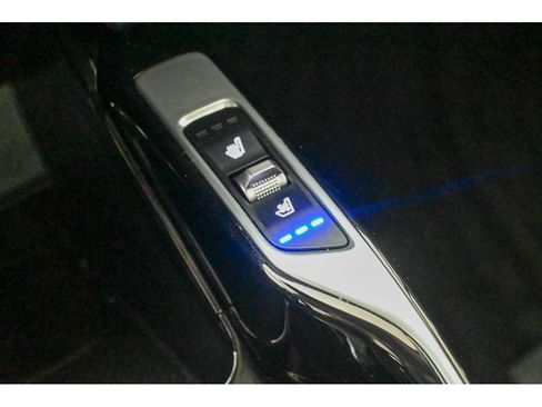 Certified 2025 Kia Sorento SX image 29