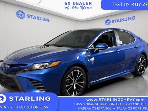 Used 2020 Toyota Camry SE FWD image 1