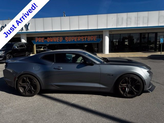 Used 2021 Chevrolet Camaro SS RWD image 2