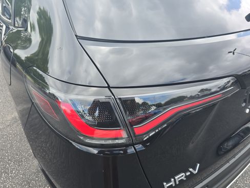 Used 2025 Honda HR-V Sport image 31