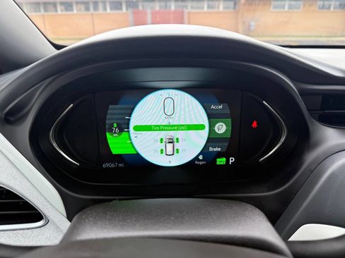 Used 2021 Chevrolet Bolt Premier w/ Infotainment Package image 13