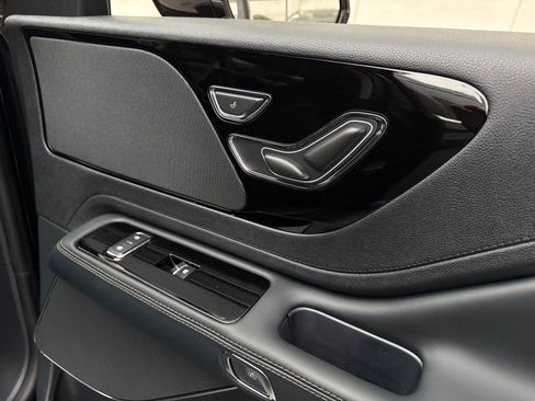 New 2026 Lincoln Aviator AWD image 7
