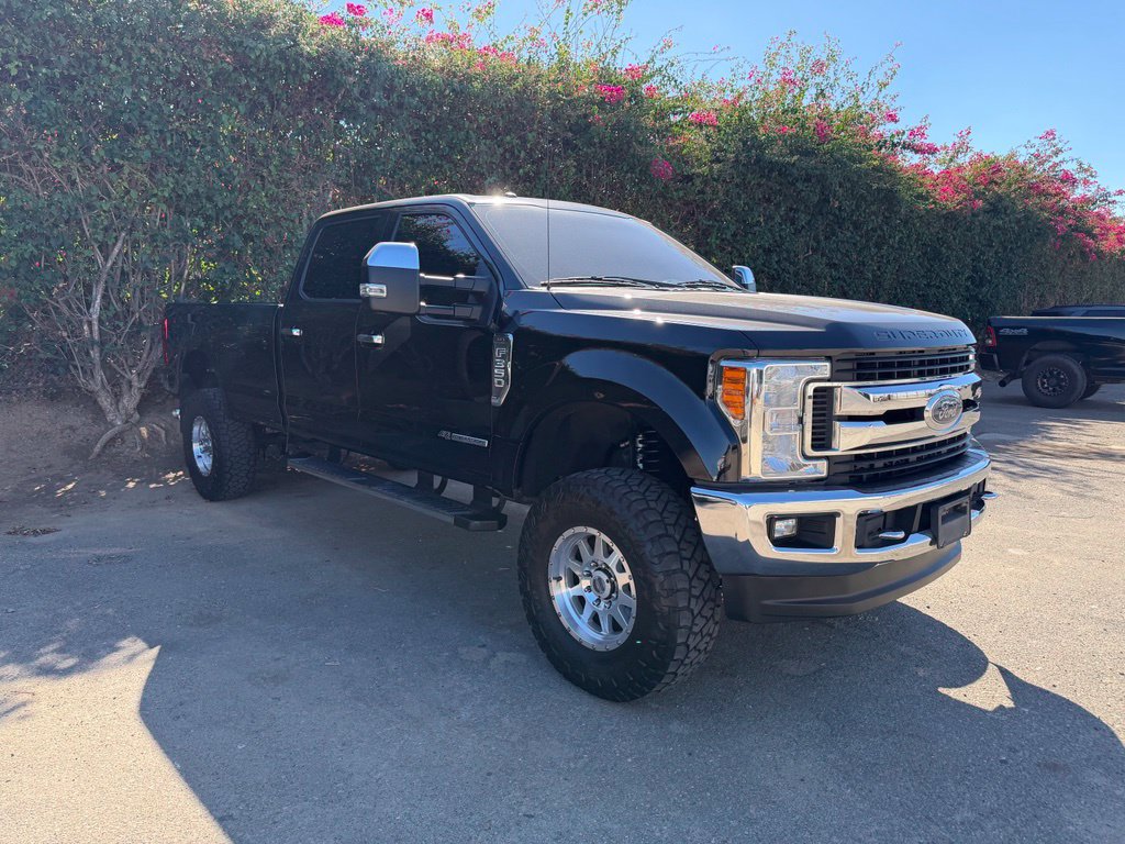 Used 2017 Ford F350 XLT w/ XLT Premium Package AWD/4WD image 3