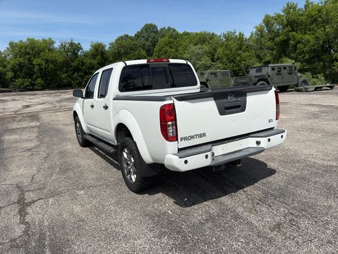 Used 2021 Nissan Frontier SV RWD image 7