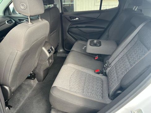 Used 2022 Chevrolet Equinox LT AWD/4WD image 11