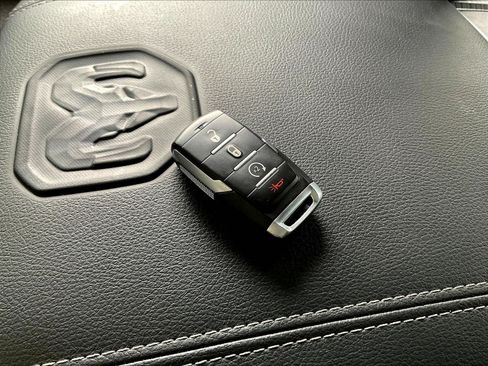 Used 2023 RAM 1500 Laramie AWD/4WD image 34