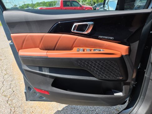 New 2026 Kia Carnival SX Prestige image 11