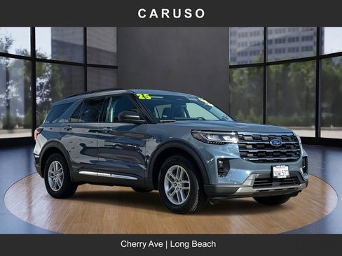 Used 2025 Ford Explorer Active w/ Active Comfort Package image 1