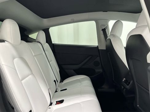 Used 2023 Tesla Model Y Long Range image 21