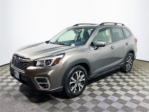 Used 2019 Subaru Forester Limited w/ Popular Package #3 image 4