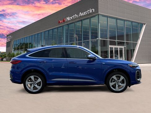 Used 2025 Audi Q5 Premium Plus w/ Premium Plus AWD/4WD image 3